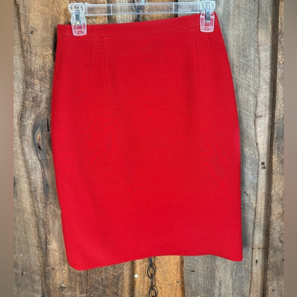 Emanuel Ungaro Red Wool/Silk Blend Pencil Skirt - Size 2 - Picture 2 of 10